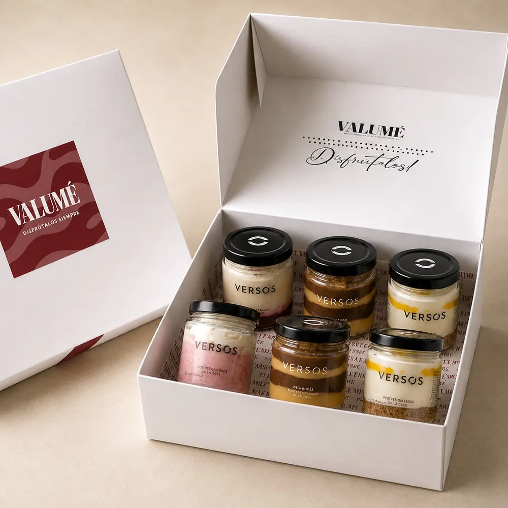 Caja Valumé con postres individuales en tarro.